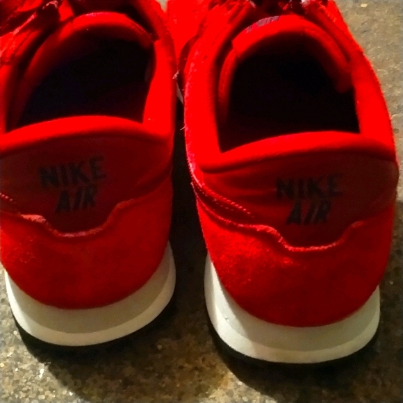 Nike red suade pegasus - Picture 3 of 4